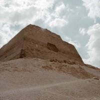 pyramid_of_meidum.jpg